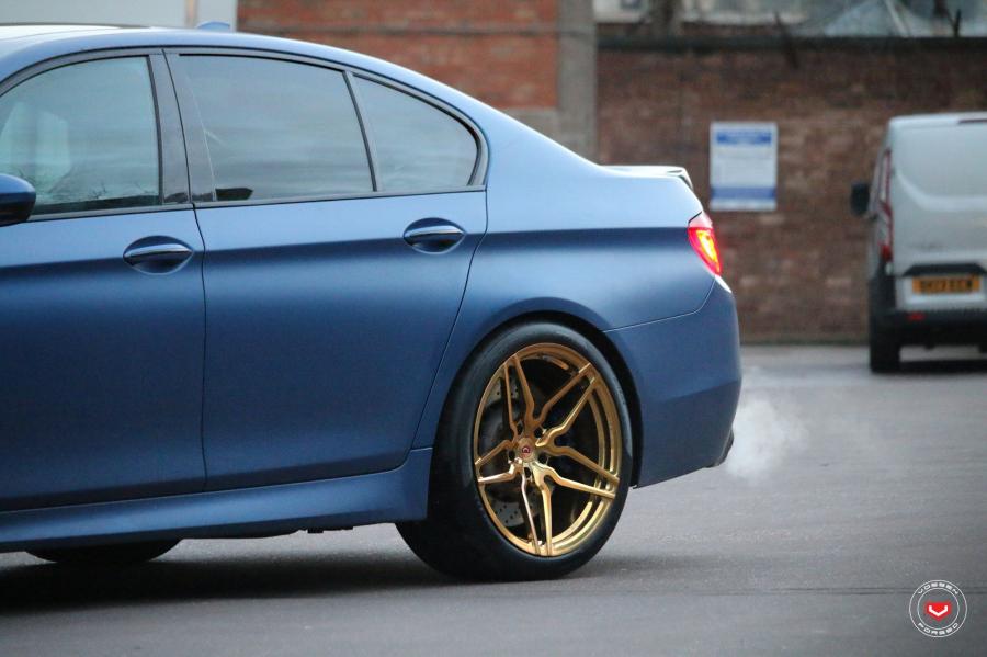 Детали экстерьера BMW M5 on Vossen Wheels (HC-2) 2019 года  (фото 5 из 19)